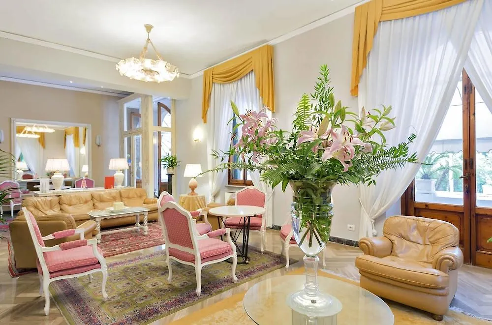 Hotel Astoria 몬테카티니테르메