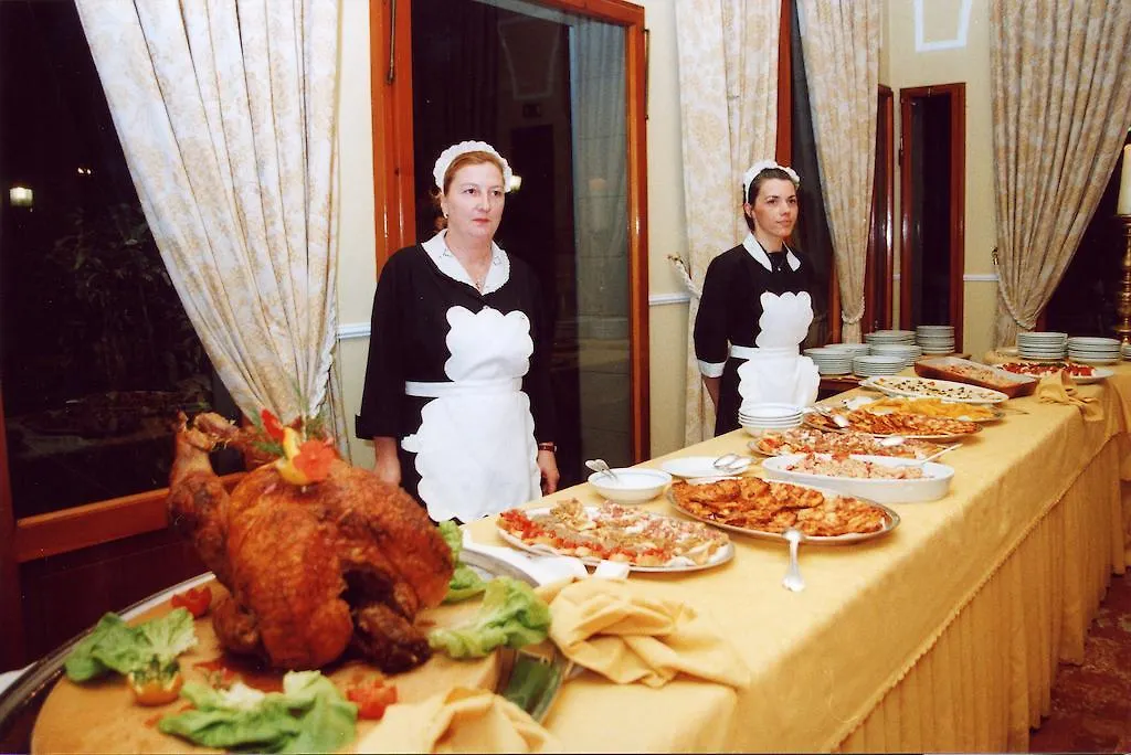 Hotel Astoria 몬테카티니테르메